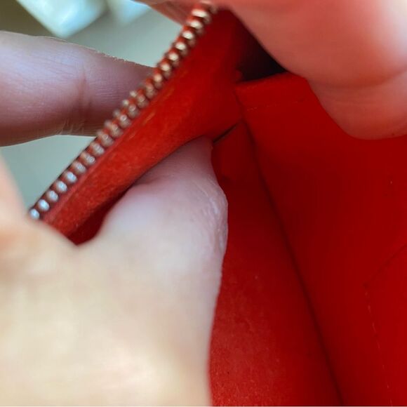 Authentic Louis Vuitton epi clutch bag - Picture 9 of 9